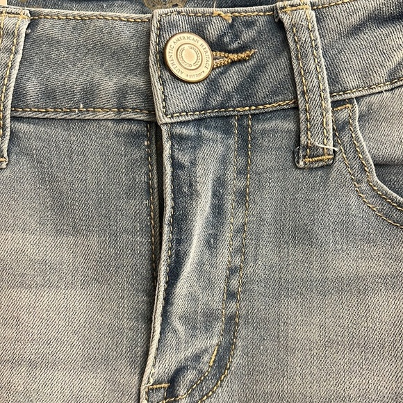 So Bermuda Shorts - Picture 6 of 12